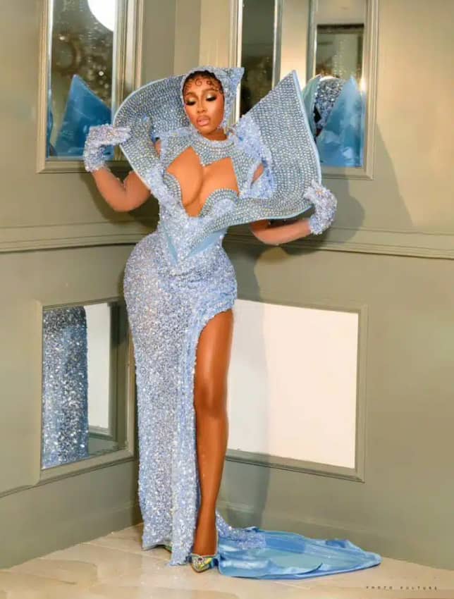 Mercy Eke don dey over the moon as Cardi B don recognize her AMVCA attire:
