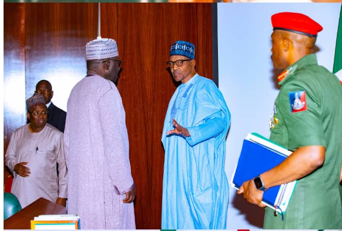 President Buhari don commission 2nd Niger bridge:
