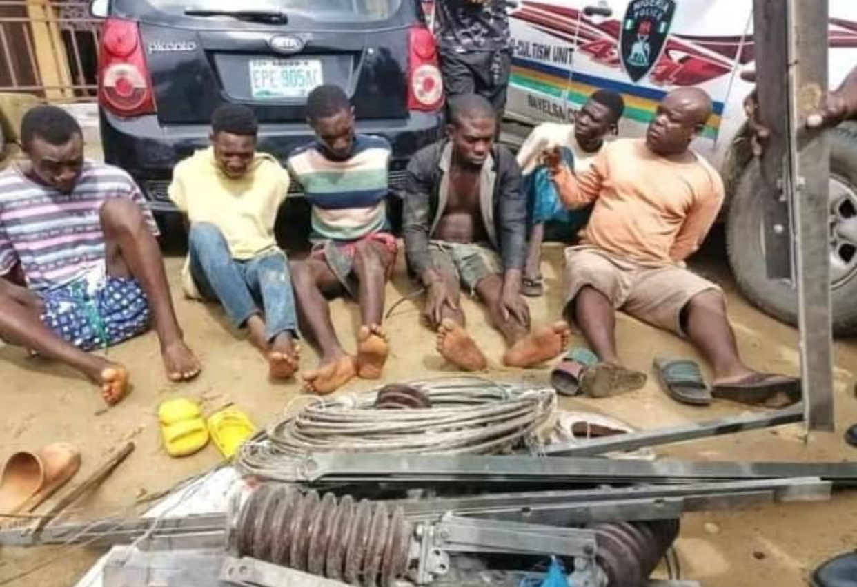 Six suspects don dey arrested for vandalizing electrical installations for Bayelsa;
